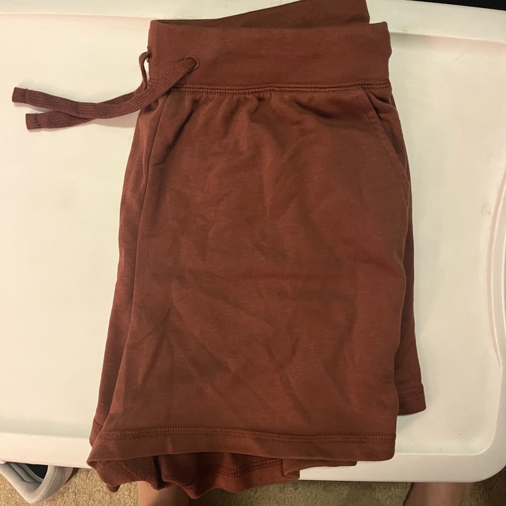 OLD NAVY BROWN SWEAT SHORTS (worn 3 times) SIZE MEDIUM